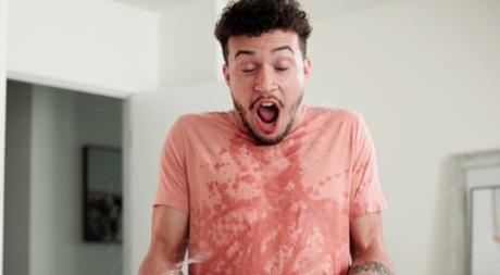 Злые промокшие соседи по комнате, сцена 01 3